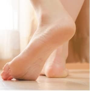 Ever Ready Corn & Callus Trimmer - Instant Relief from Corns | Removes Dry, Hard & Cracked Skin | Home Pedicure Treatment for Footcare + 4 x Replacement Blades