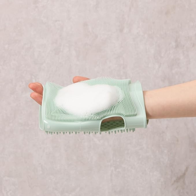 Innobaby Double Sided Silicone Massage Mitt Bath Scrubber Shower Brush & Scalp Massager/Mint
