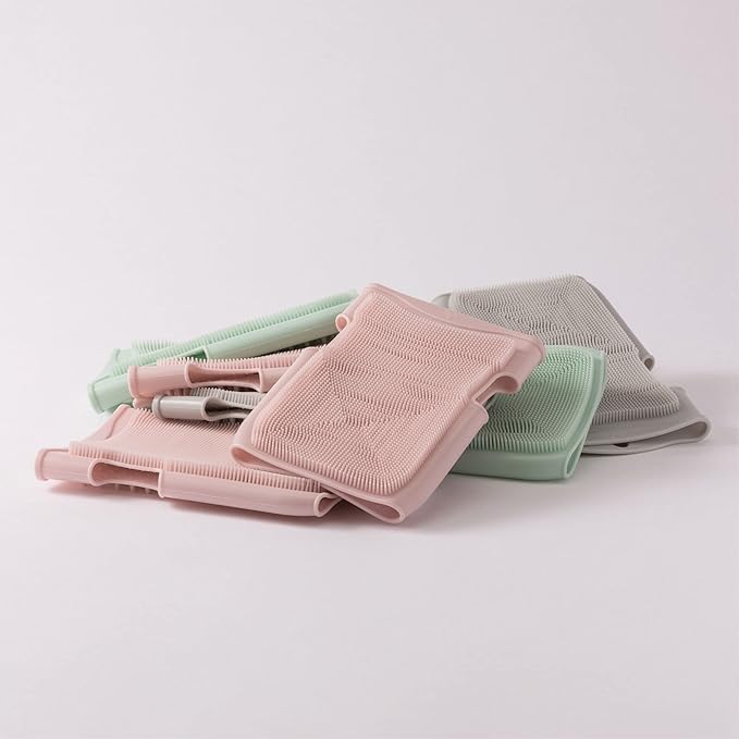 Innobaby Double Sided Silicone Massage Mitt Bath Scrubber Shower Brush & Scalp Massager/Pink