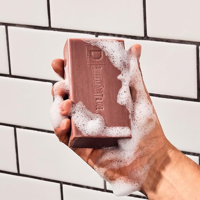 Duke Cannon Tactical Scrubber - Big American Bourbon Soap, U.S. Military-Grade Soap Pouch with Coarse & Soft Mesh, Oak Barrel Scented, 10 oz.