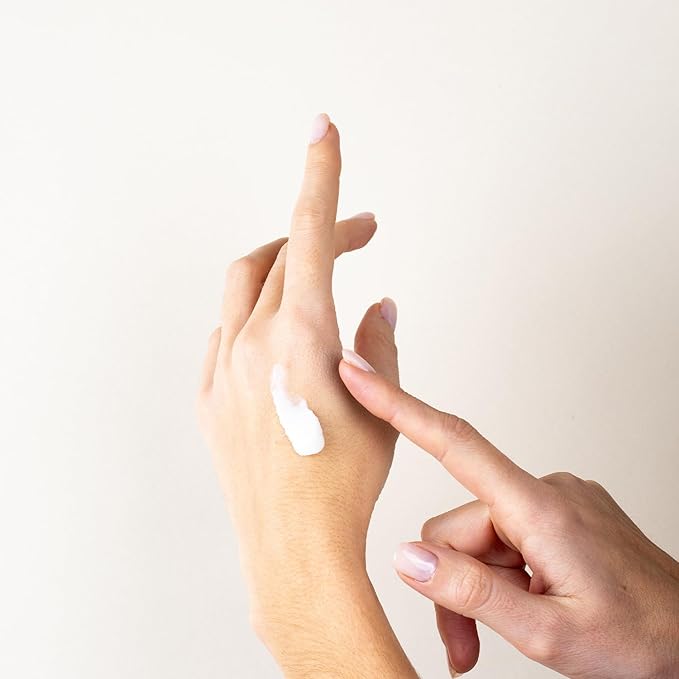 Panier des Sens - Travel Pouch Iris Gift Set - Shower Gel 3.3 fl oz + Body Lotion 3.3 fl oz + Hand Cream 1 fl oz - 97% Natural Ingredients - Made in France, Vegan Friendly Body Care