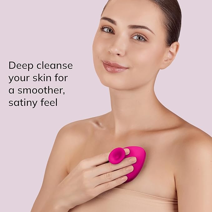 GESKE Body Brush | 4 in 1 | Cleansing Brush for The Entire Body | Professional Deep Cleaning | Soft Silicone Bristles | Ergonomic Two-Finger Design | Cleanses & Massages