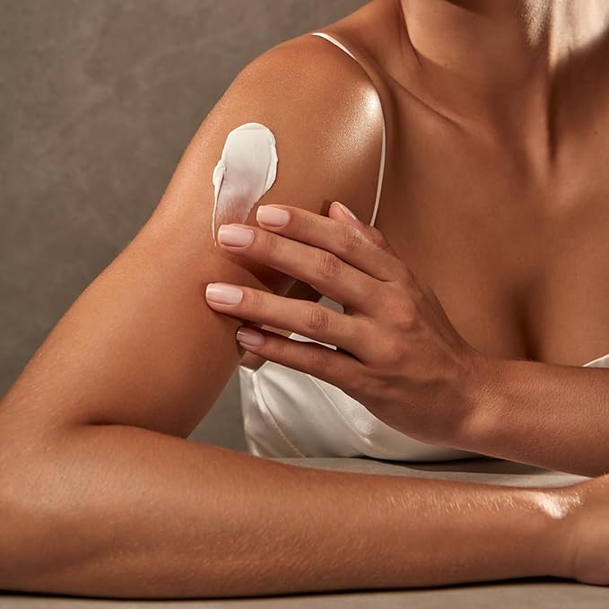 O BOTICARIO Love Lily Satin Hydrating Body Cream, 24 Hour Fragranced Body Butter for Dry Skin, 8.8 Ounce