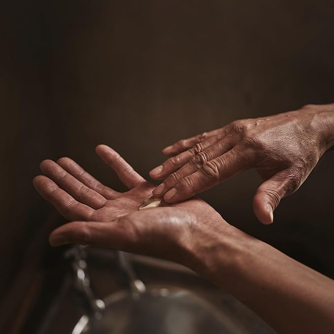 Aesop Rind Concentrate Body Balm - Lightweight, Fast-Absorbing Hydration with Pink Grapefruit, Orange Rind, Lemon Rind, Aloe Vera & Nut Oils - Bright Citrus Fresh Scent - 500 mL / 16.9 fl oz