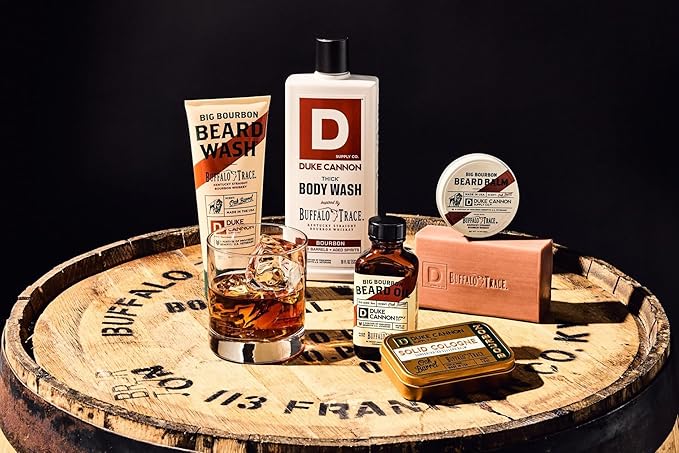 Duke Cannon Tactical Scrubber - Big American Bourbon Soap, U.S. Military-Grade Soap Pouch with Coarse & Soft Mesh, Oak Barrel Scented, 10 oz.