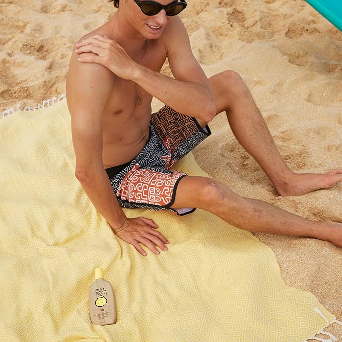 Sun Bum Original SPF 70 Sunscreen Body Lotion - Broad Spectrum Moisturizing Sunscreen with Vitamin E - Hawaii 104 Act Compliant (Made without Octinoxate & Oxybenzone) - 8 oz