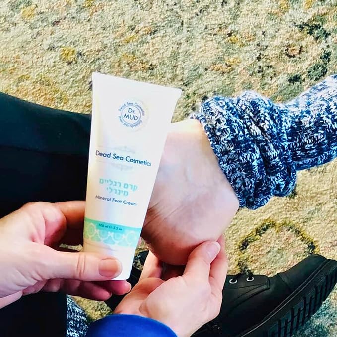 Dr. Mud Dead Sea Mineral Foot Cream For Dry Cracked Feet with Avocado and Olive Fruit Extract, Jojoba Seed Oil and Dead Sea Salt & Minerals